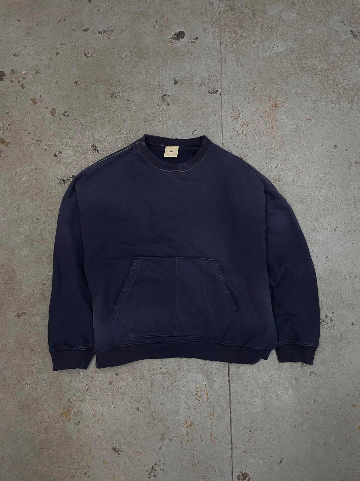 Oversize kangaroo pocket crew / aged indigo