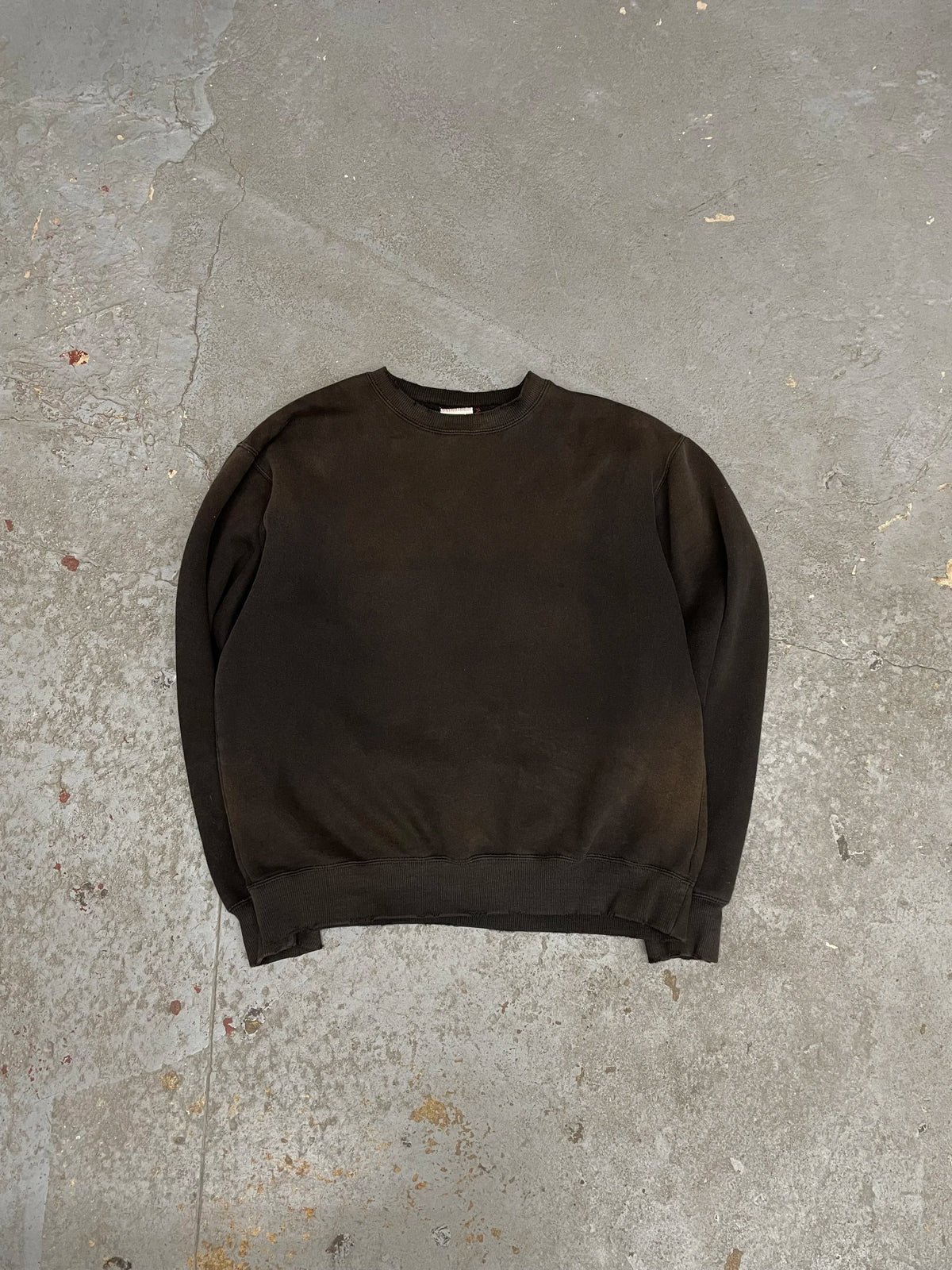 Classic crewneck / aged black
