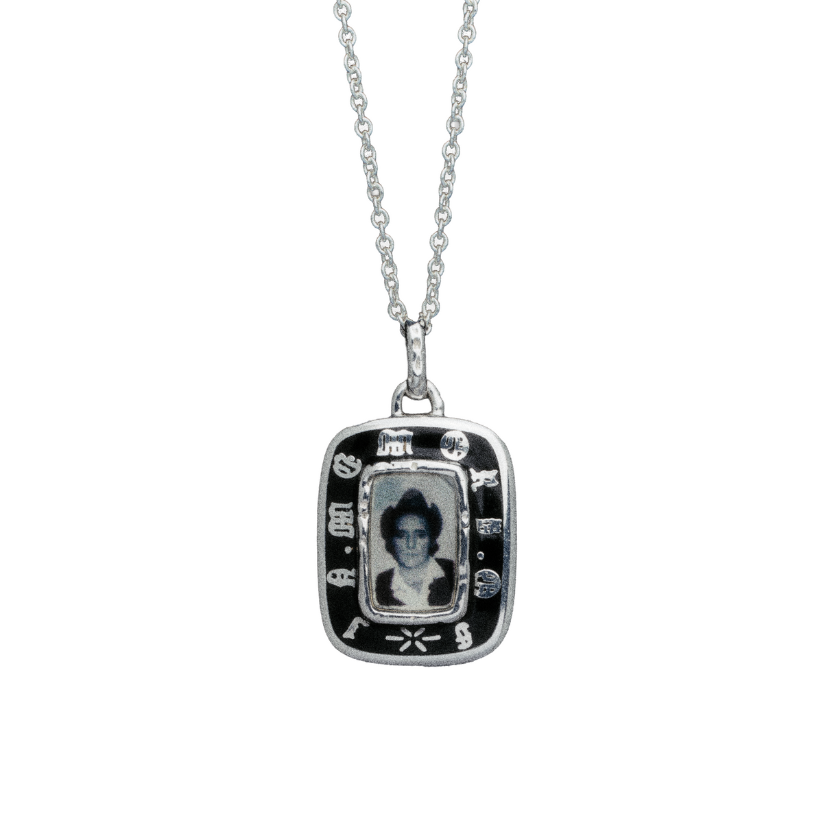 Mourning pendant - dennis