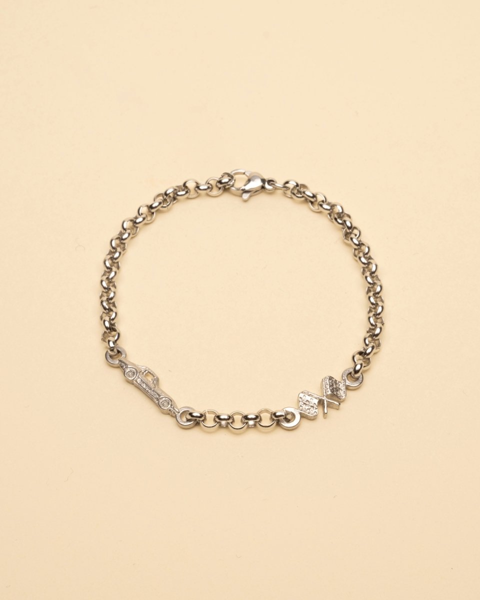 Racing bracelet