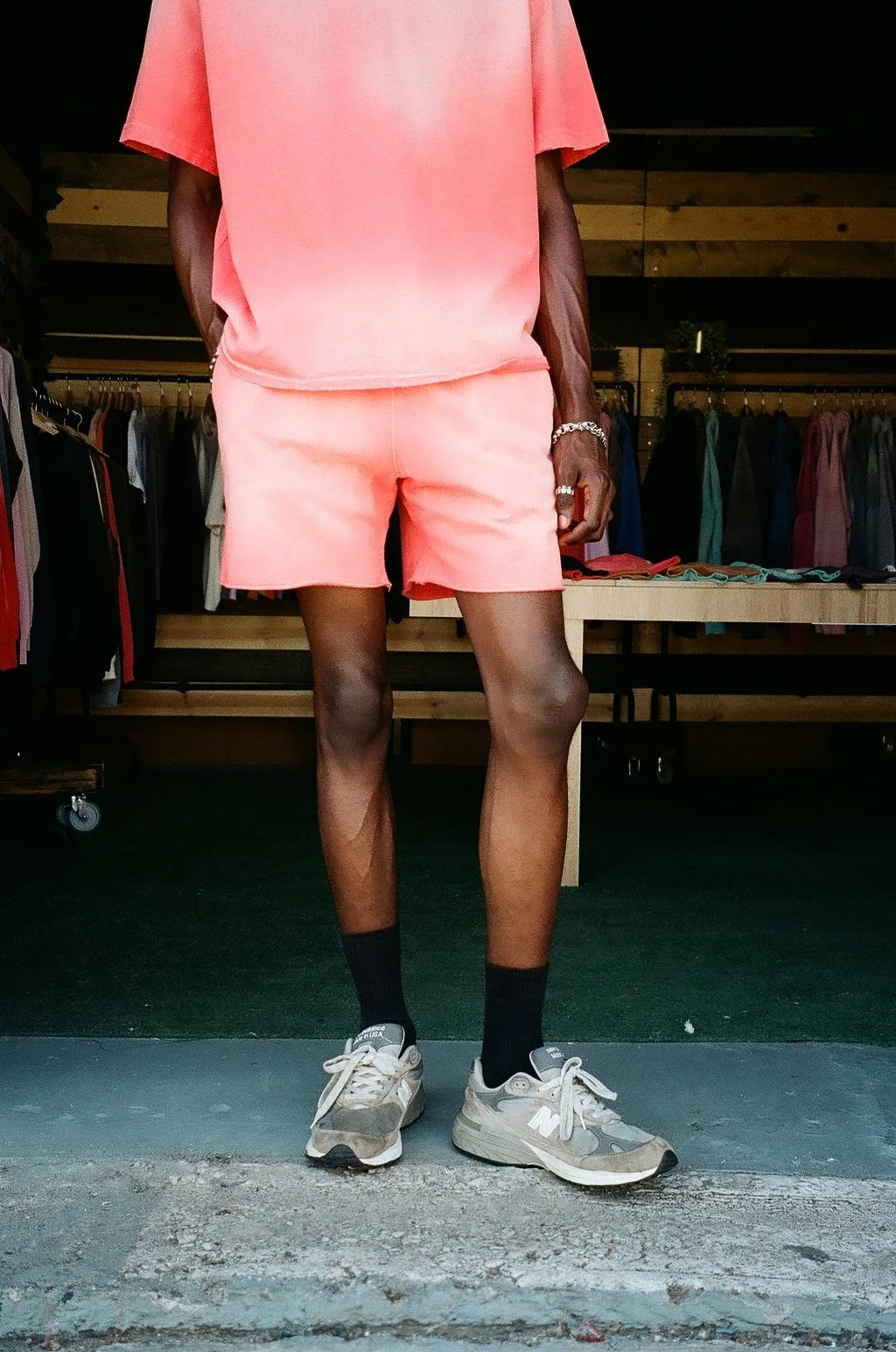 Mooji sweat shorts aged coral