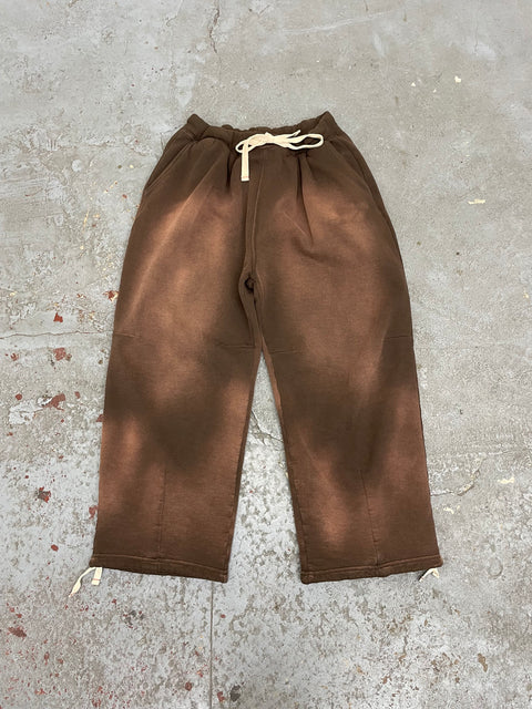 Mooji sweats 04 / aged brown