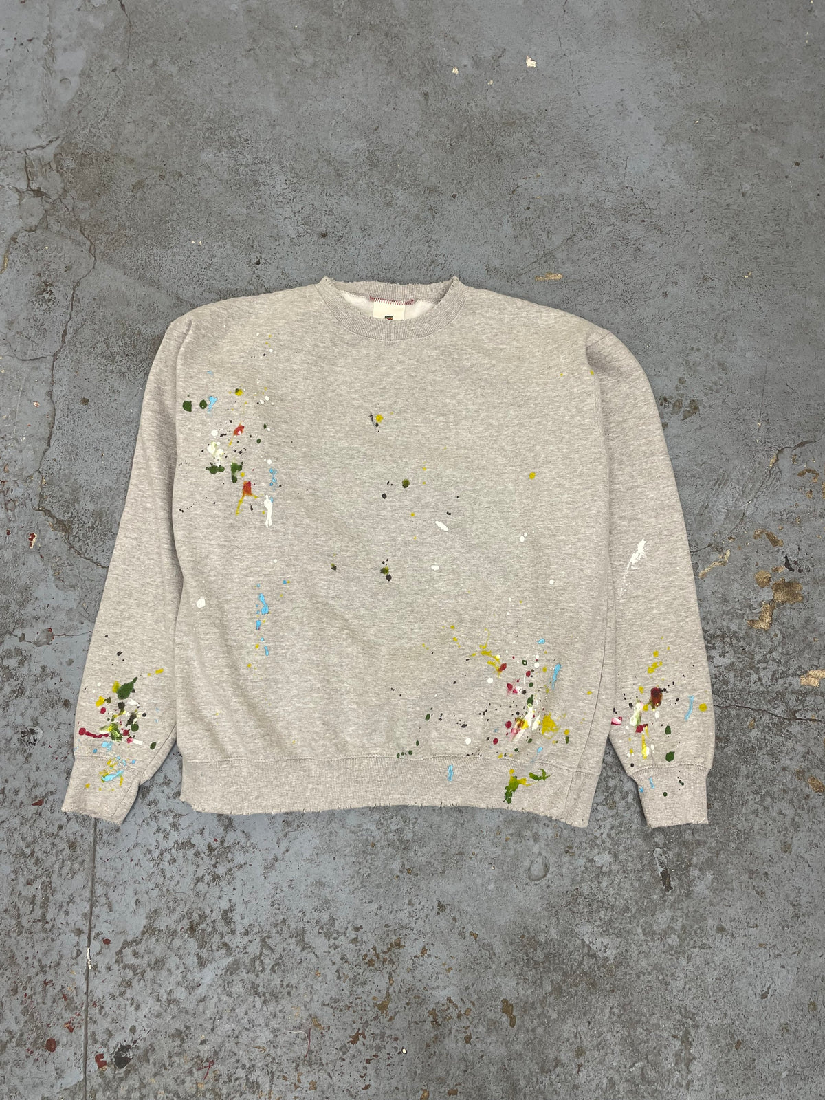 Classic crewneck / paint splatter grey