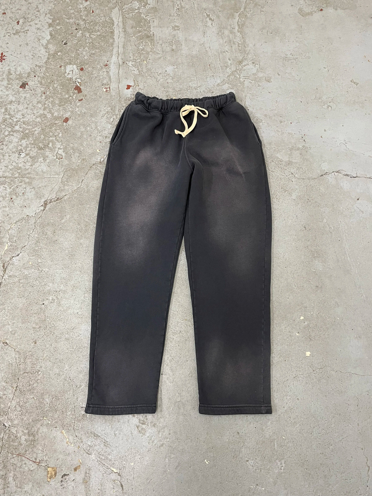 Mooji sweats 02 / aged black