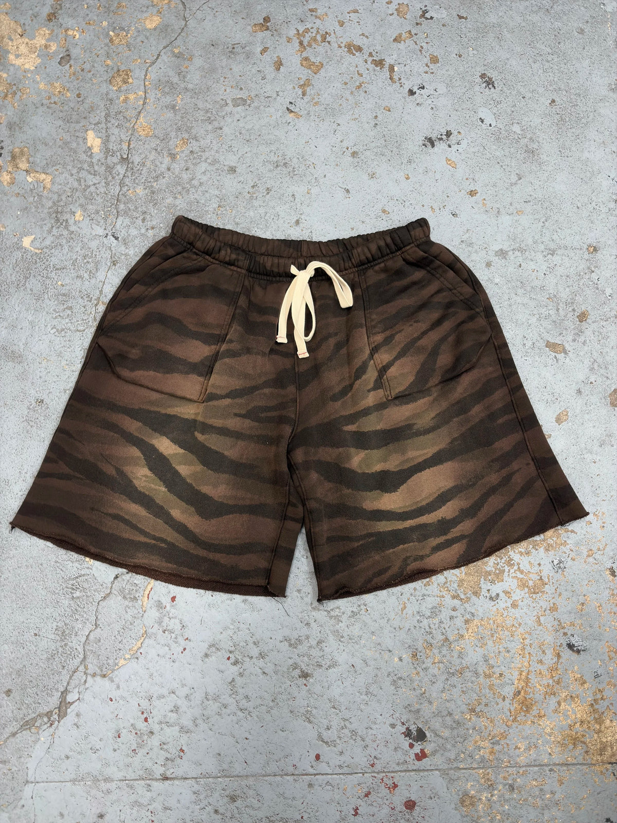 Tiger bermuda shorts aged brown