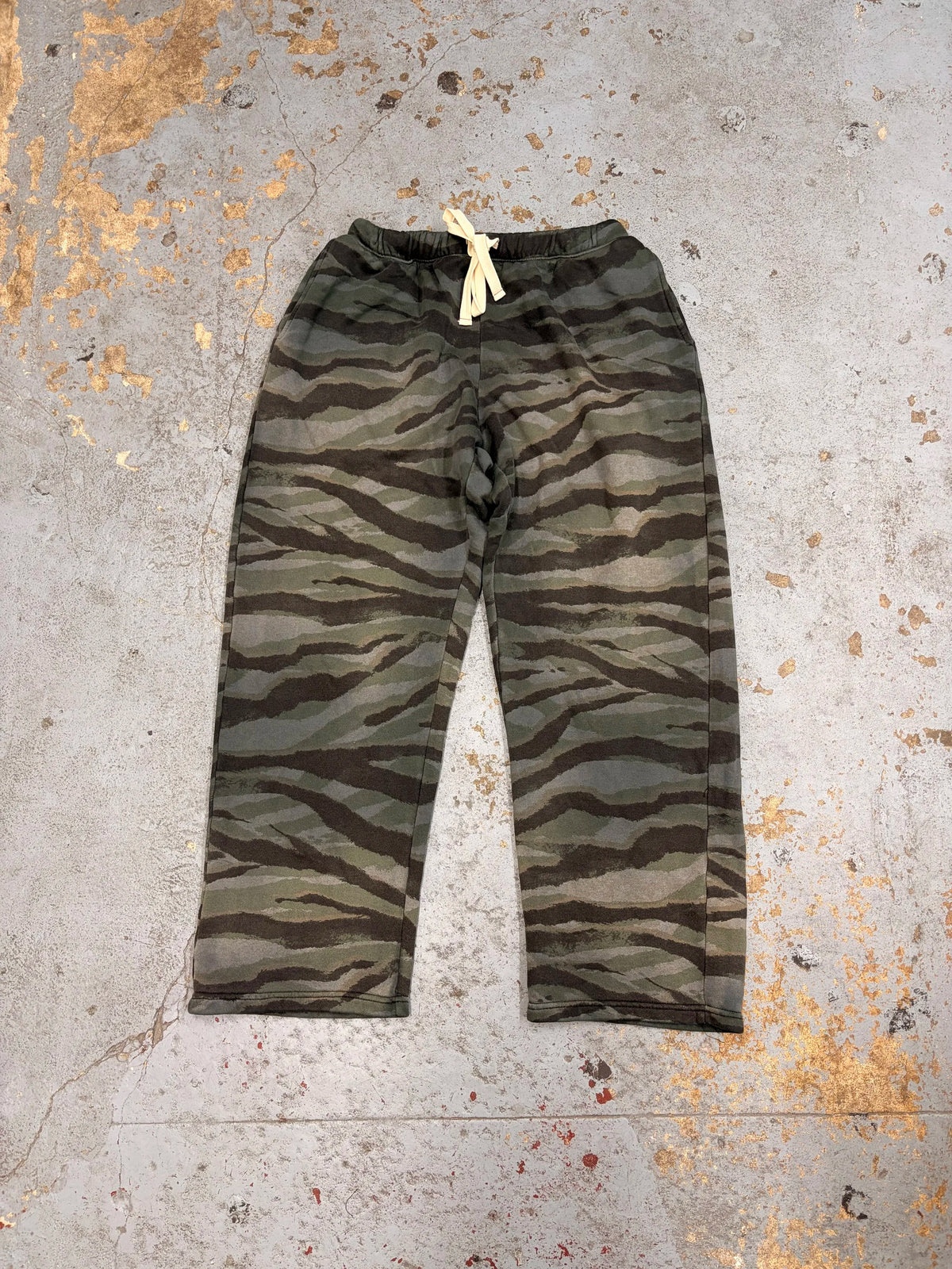 Tiger sweats aged forest green