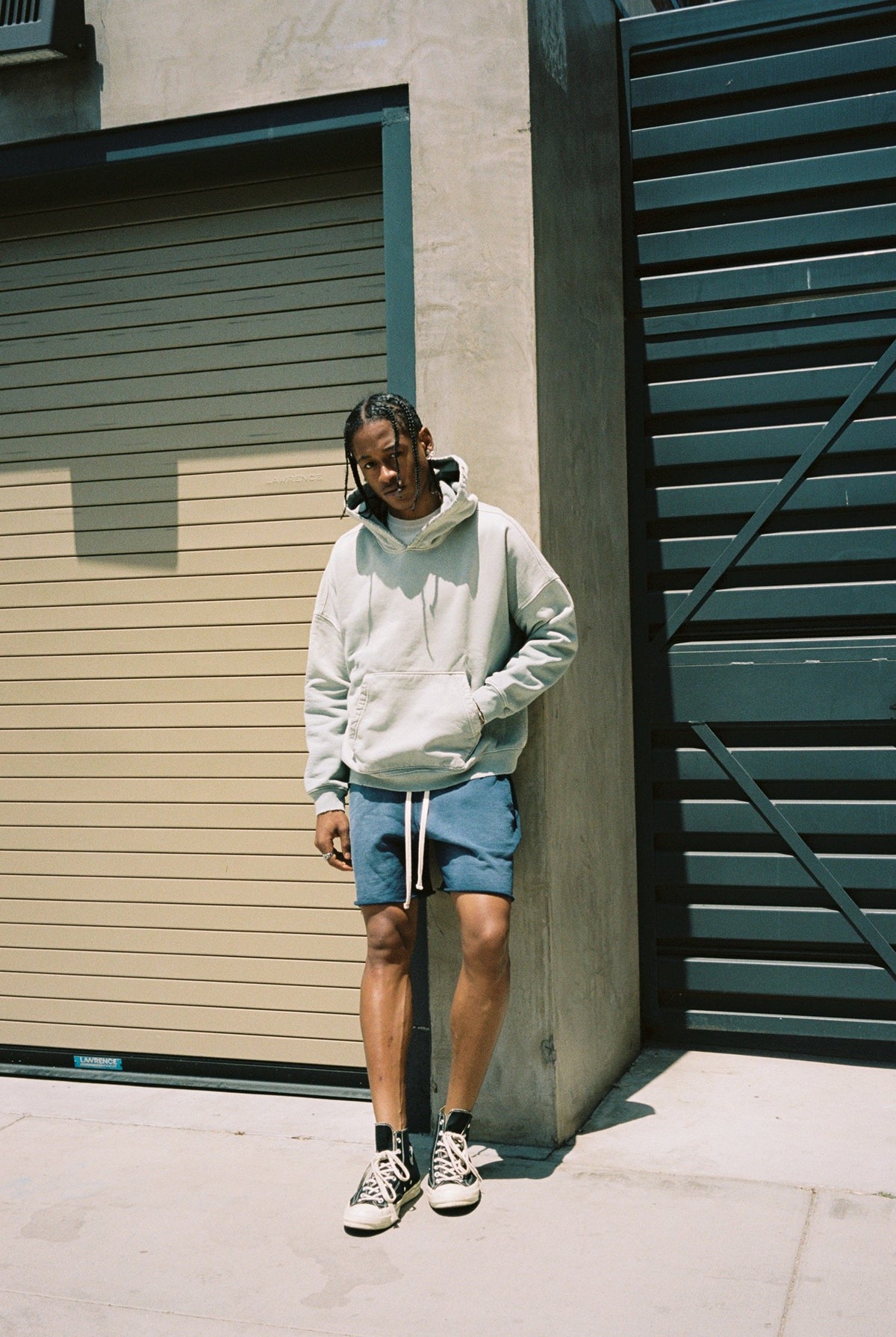 Mooji sweat shorts / aged navy