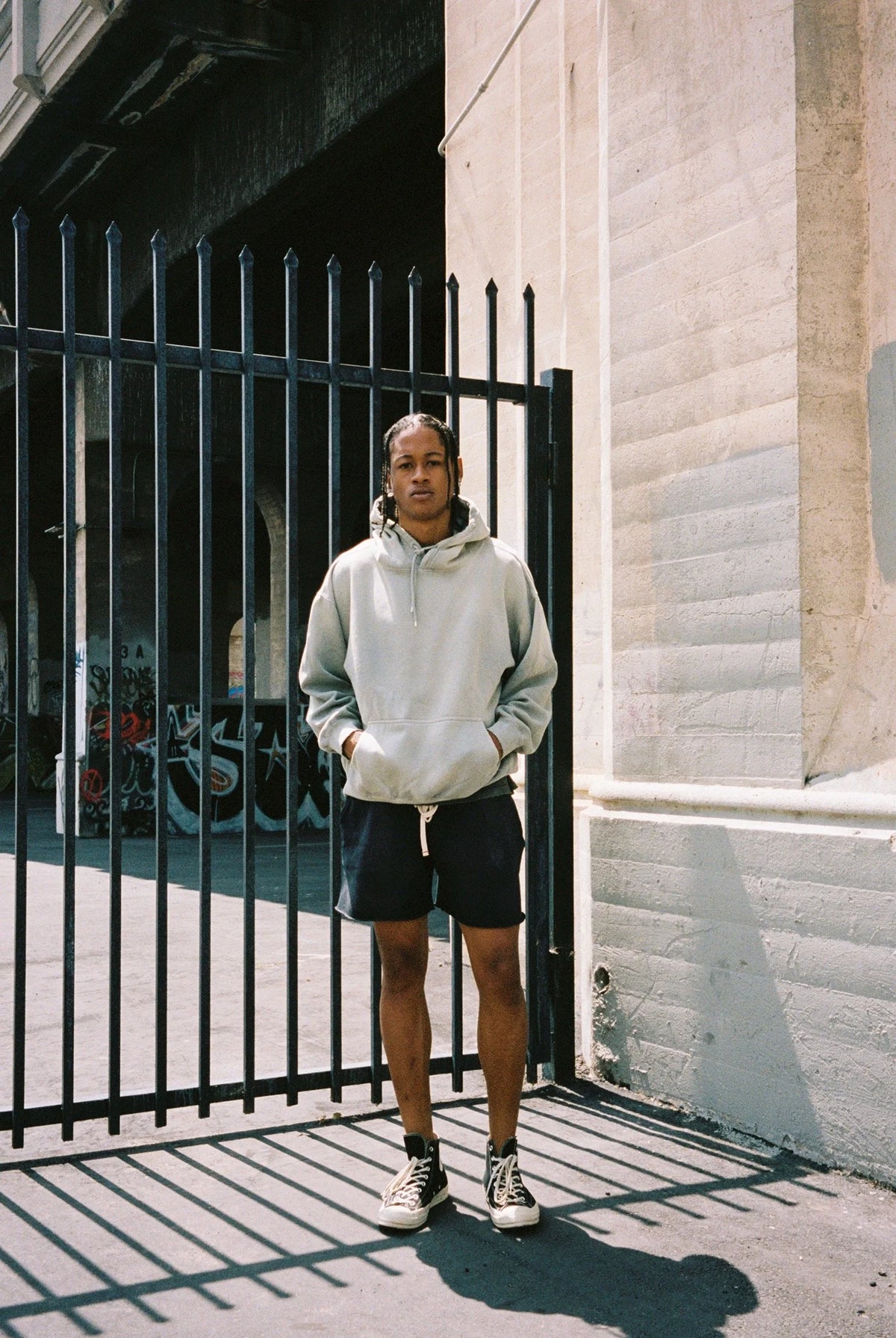 Mooji sweat short / aged black