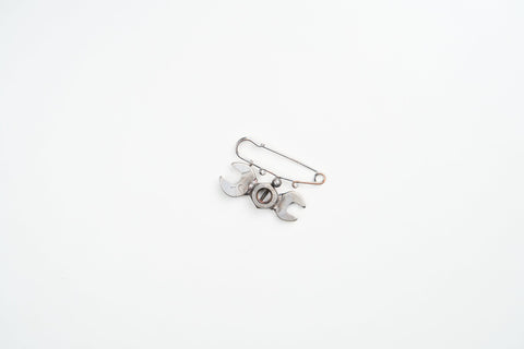 12. DEAN EDMONDS 4 GOTTLOB BROOCH