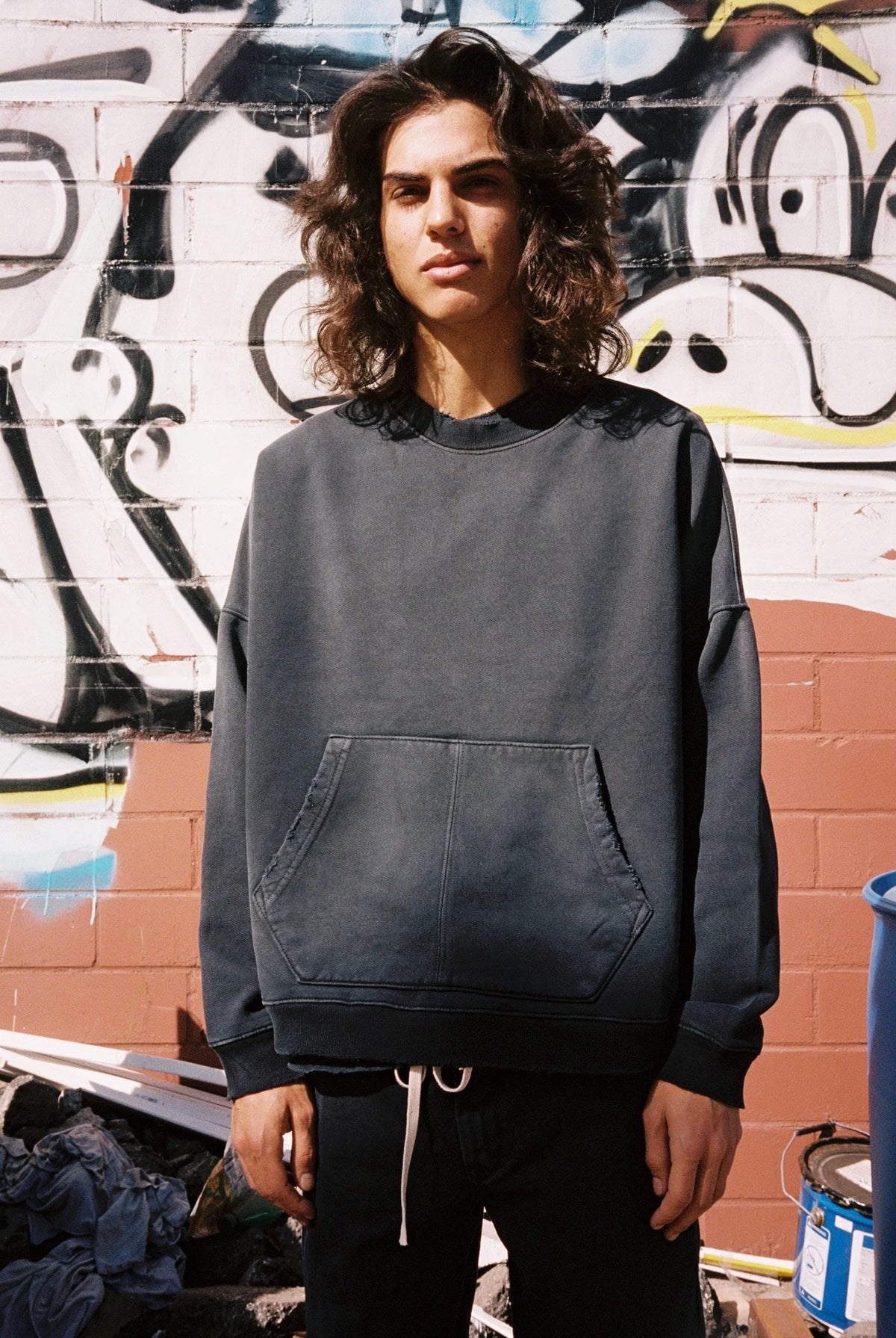 Oversized kangaroo pocket crew aged black